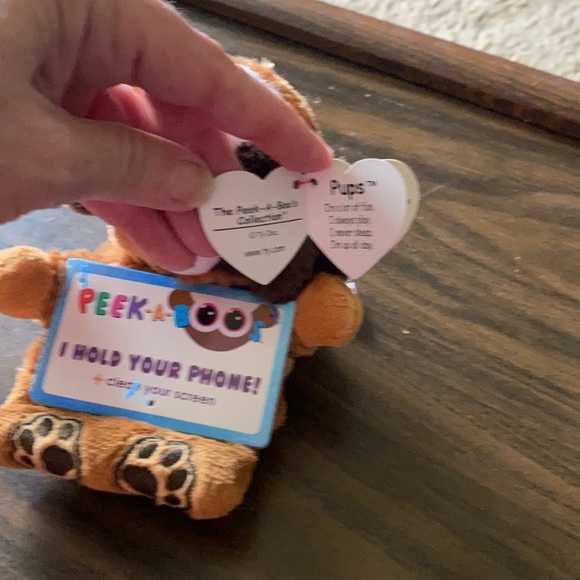 🎁New🎁 Peek-A-Boo Phone Holder +Clean Your Screen - Picture 2 of 4